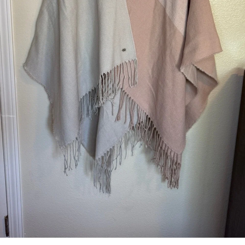Soia & Kyo Cape Wrap Shawl Women OS Beige Striped Fringe Western Boho Cabincore‎
